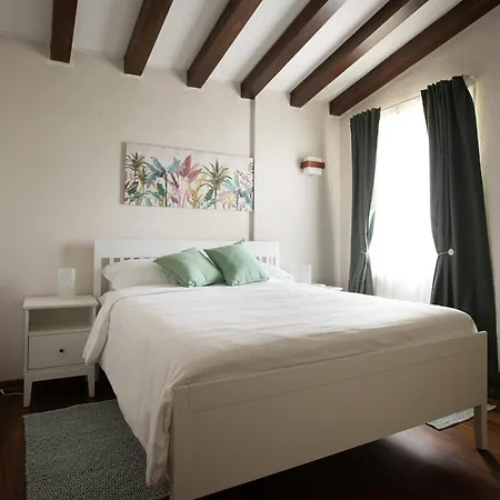 La Ginestra Holiday home Mossa